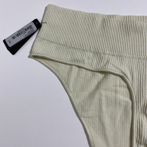 Skims Seamless Rib Thong Panty Panties Bone Cream Off White Ultra Soft NEW - Picture 9 of 14